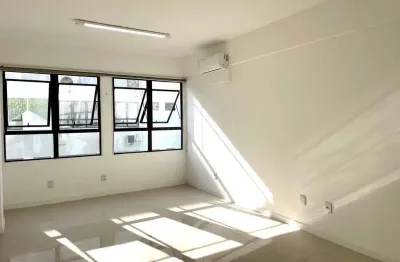 Sala comercial com 1 sala à venda na rua lauro linhares, trindade, florianópolis, 24 m2 por r$ 206.000