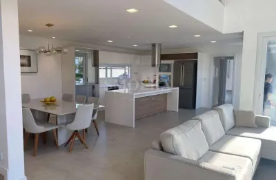 Casa em condomínio fechado com 4 quartos à venda na rua das tainhas, jurerê internacional, florianópolis, 282 m2 por r$ 5.900.000