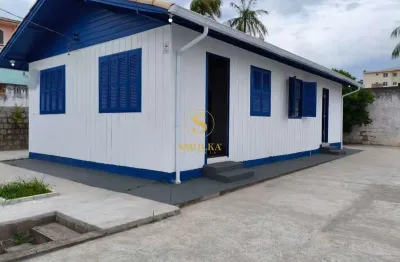 Casa em condomínio fechado com 3 quartos para alugar na rua professora rosinha campos, abraão, florianópolis, 280 m2 por r$ 3.200