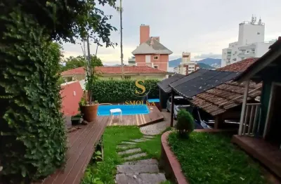 Casa em condomínio fechado com 3 quartos para alugar na Servidão Nossa Senhora do Caravaggio, Agronômica, Florianópolis, 225 m2 por R$ 8.500