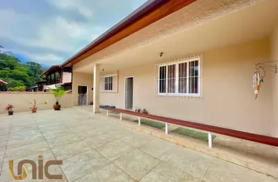 Casa com 3 dormitórios à venda, 146 m² por r$ 800.000,00 - comary - teresópolis/rj