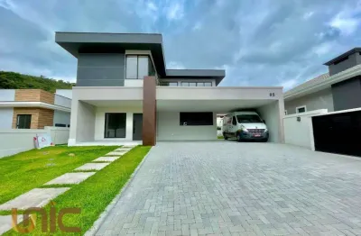 Casa com 4 dormitórios à venda, 220 m² por r$ 1.600.000,00 - albuquerque - teresópolis/rj