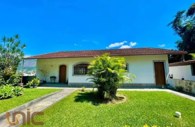 Casa com 3 dormitórios à venda, 248 m² por r$ 1.200.000,00 - várzea - teresópolis/rj