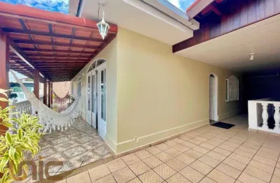 Casa com 3 dormitórios à venda, 110 m² por r$ 1.250.000,00 - várzea - teresópolis/rj