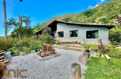 Casa com 2 dormitórios à venda, 300 m² por r$ 1.600.000,00 - cascata dos amores - teresópolis/rj