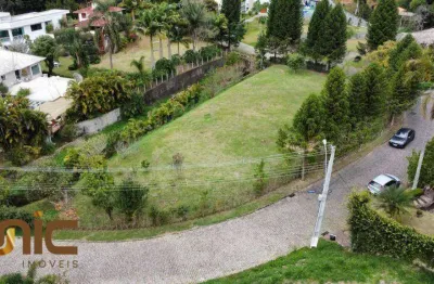 Terreno totalmente plano no condomínio mais cobiçado da cidade.