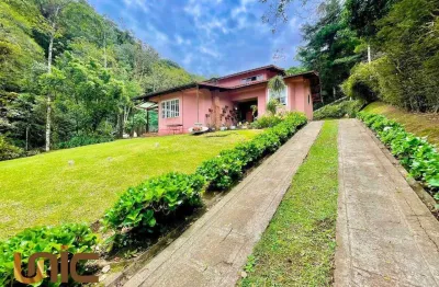 Belíssima casa com 4 dormitórios à venda, 342 m² por r$ 2.500.000 - comary - teresópolis/rj