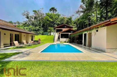 Casa com 5 dormitórios à venda, 497 m² por r$ 4.480.000,00 - comary - teresópolis/rj