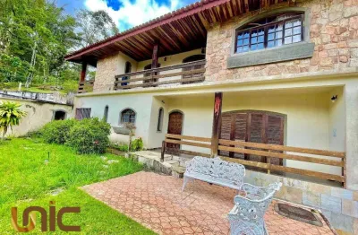 Casa com 3 dormitórios à venda, 316 m² por r$ 800.000,00 - carlos guinle - teresópolis/rj