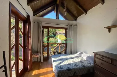 Locação de diárias- casa rústica a 200 metros da praia – refúgio natural em ribeirão da ilha - flor