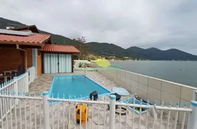Casa de 345m², pé na areia, no ribeirão da ilha - florianópolis/sc.