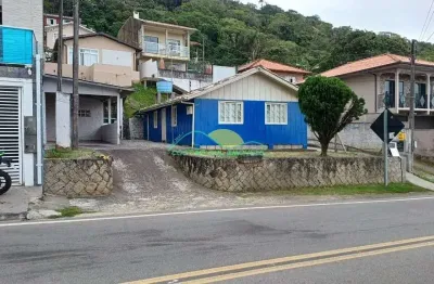 Casa mista térrea com 3 quartos na SC-406, viabilidade comercial e residencial - Armação do Pântano