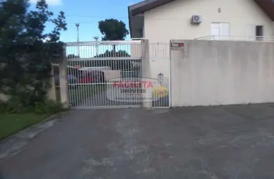 Sobrado duplex em caiobá, 03 quartos sendo 01 suíte, banheiro e lavabo. churrasqueira e ar condicionado e internet
