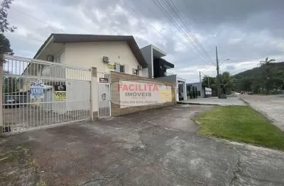 Sobrado duplex em caiobá, 03 quartos sendo 01 suíte, banheiro e lavabo. churrasqueira e ar condicionado e internet