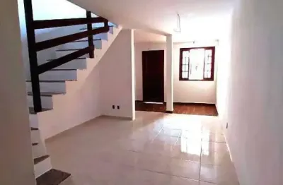 Ótima casa duplexdesocupada 1º locação 2 suítes em condomínio