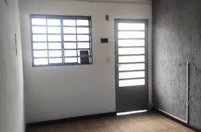 Ótimo apartamento desocupado 2 qts condomínio recanto do sabiá