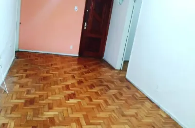 Ótimo apto varanda sala 2qto na cafundá tanque junto ao comercio