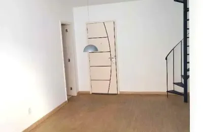 Ótima cobertura duplex 2 qts (1suíte) e dep. centro da freguesia jpa