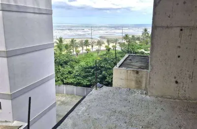 Apto de 2 dorm c/ suíte, 63,02 m² de área útil, 70 metros da praia. bairro: maracanã.