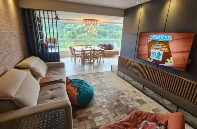 Apto de 3 Dorm, sendo c/ 2 suítes, VISTA MAR, 3 VAGAS, 162 m² de área útil. BAIRRO: CANTO DO FORTE.