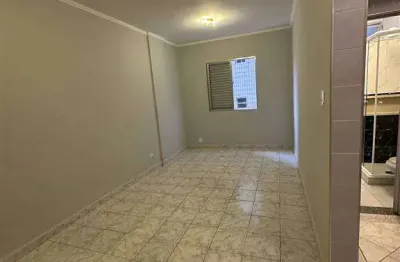 Kitnet, prédio frente mar c/ elevador, 27,14 m² de área útil, bairro: guilhermina.