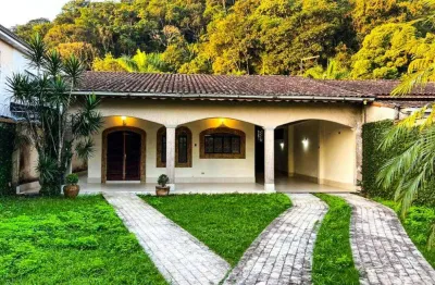 Casa 2 dorm, c/ varanda, 80,15 m² de área útil. bairro: canto do forte.