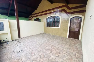 Casa geminada, 70 m² de área útil, churrasqueira. bairro: ocian.