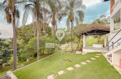 Casa com Vista Panorâmica e Lazer Completo no Condomínio Cachoeira