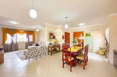 Casa com piscina, churrasqueira e terreno de 1.000m² no parque são gabriel