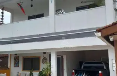 Sobrado com 3 dormitórios à venda, 179 m² por r$ 750.000,00 - jardim helena maria - guarujá/sp