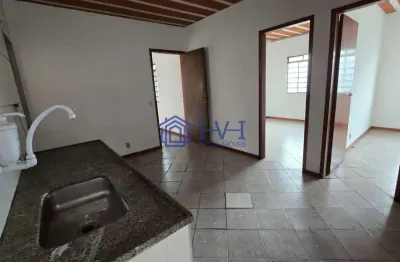 Casa com 2 quartos para alugar em Minas Caixa, Belo Horizonte  por R$ 1.200