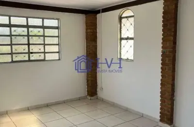 Casa com 2 quartos para alugar no Jardim Ipê, Lagoa Santa  por R$ 2.200