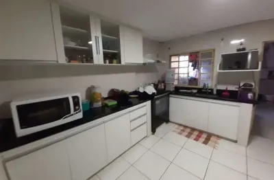 Casa com 3 quartos à venda na Venda Nova, Belo Horizonte  por R$ 170.000