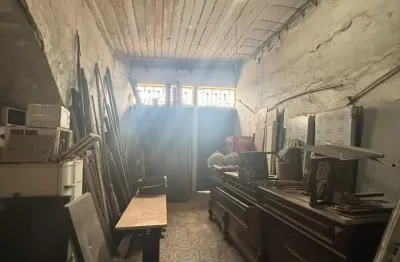 Prédio com apartamento 4 quartos e loja gigante , próximo à estação engenho novo