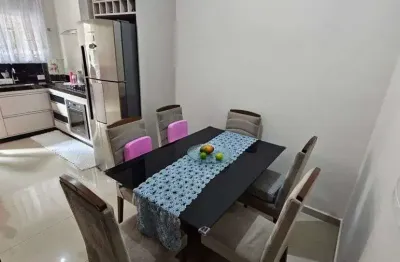 Casa térrea em indaiatuba, jardim regente com 2 quartos, sendo 1 suíte - 126 m²