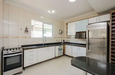 Sobrado com 4 dormitórios à venda, 249 m² por R$ 1.480.000,00 - Atuba - Curitiba/PR