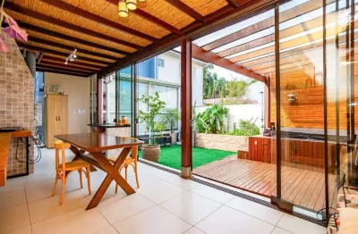 Casa reformada com 3 dormitórios à venda, 163 m² por r$ 1.209.700 - bacacheri - curitiba/pr