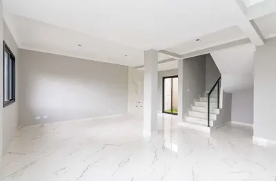 Sobrado com 3 dormitórios à venda, 137 m² por R$ 780.000,00 - São Braz - Curitiba/PR