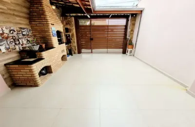Maravilhoso sobrado à venda, super bem localizado próximo ao parque ecológico , com 4 dormitórios s