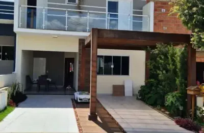 Sobrado à venda, com três dormitórios , sendo uma suíte , linda piscina com hidromassagem, cond. ja