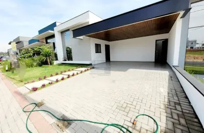 Casa à venda, linda, nova e moderna, com três suítes, fino acabamento super bem localizada, lazer c