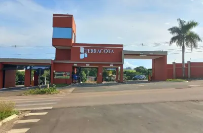 Lindo terreno à venda em condomínio de alto padrão, lazer completo, com ótima topografia!! jardim q