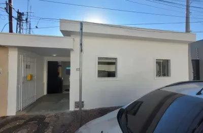 Casa comercial para locação, com três salas disponível no centro, indaiatuba, sp. entre já em conta