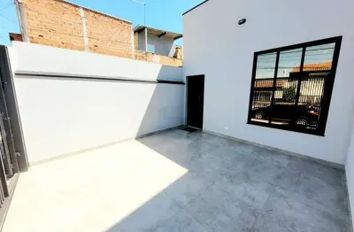 Casa nova e moderna  à venda com três dormitórios, muito bem localizada jardim morada do sol, indai