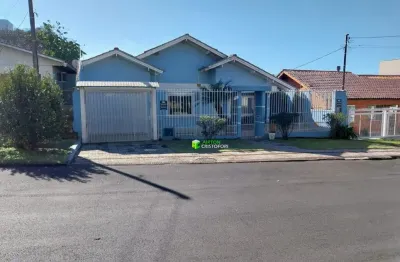 Casa à venda no centro, 03 quartos e piscina. fica na região do celeiro sul