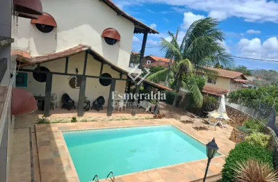 ão Pedro da Aldeia/RJ – A Casa dos Sonhos com Vista Deslumbrante para a Lagoa   Apresentamos uma propriedade única e encantadora em São Pedro da Aldeia, perfeita para quem busca conforto