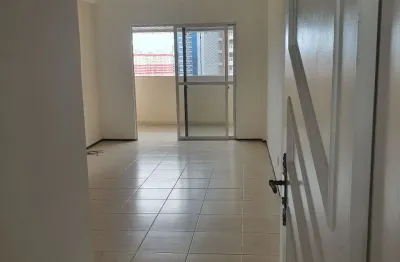 Excelente apartamento, bem localizado, com 117 m2, 3 quartos, 1 suíte,  wc social.