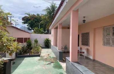 Casa com 8 dormitórios à venda, 235 m² por R$ 950.000,00 - São José do Imbassaí - Maricá/RJ