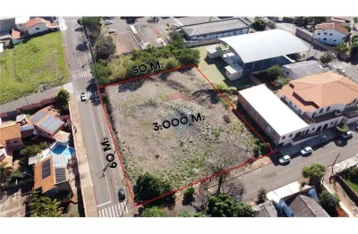 Amplo terreno de esquina, com 3.000.000 m², em ótima localização, no bairro vila seugling, em cornélio procópio. valor r$ 3.000.000,00