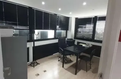 Sala comercial à venda com 66m² em santo amaro 1 banheiro 2 vagas.